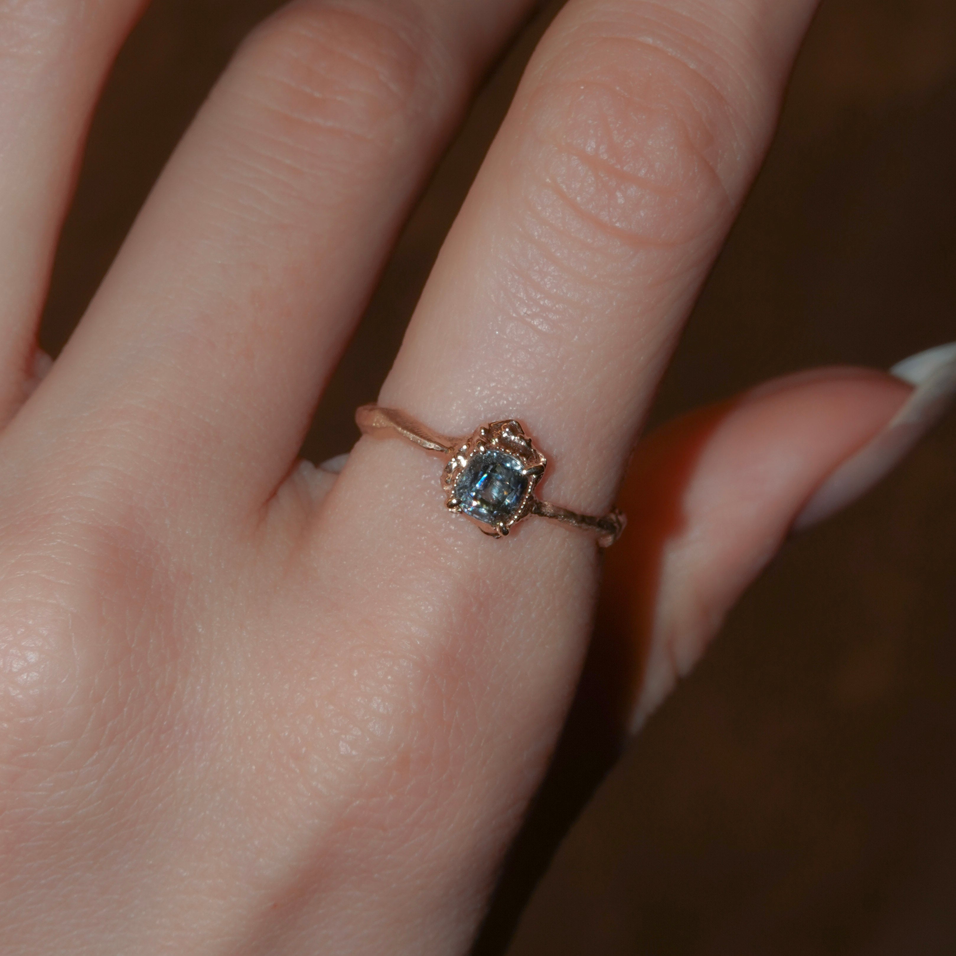 驚く程綺麗❗️パパラチアカラー合成ジルコン特大93.264ct 2404_Colorchange Zilcon – unigem