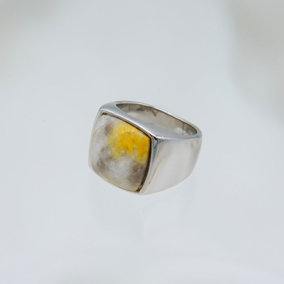 Bumble bee Signet Ring