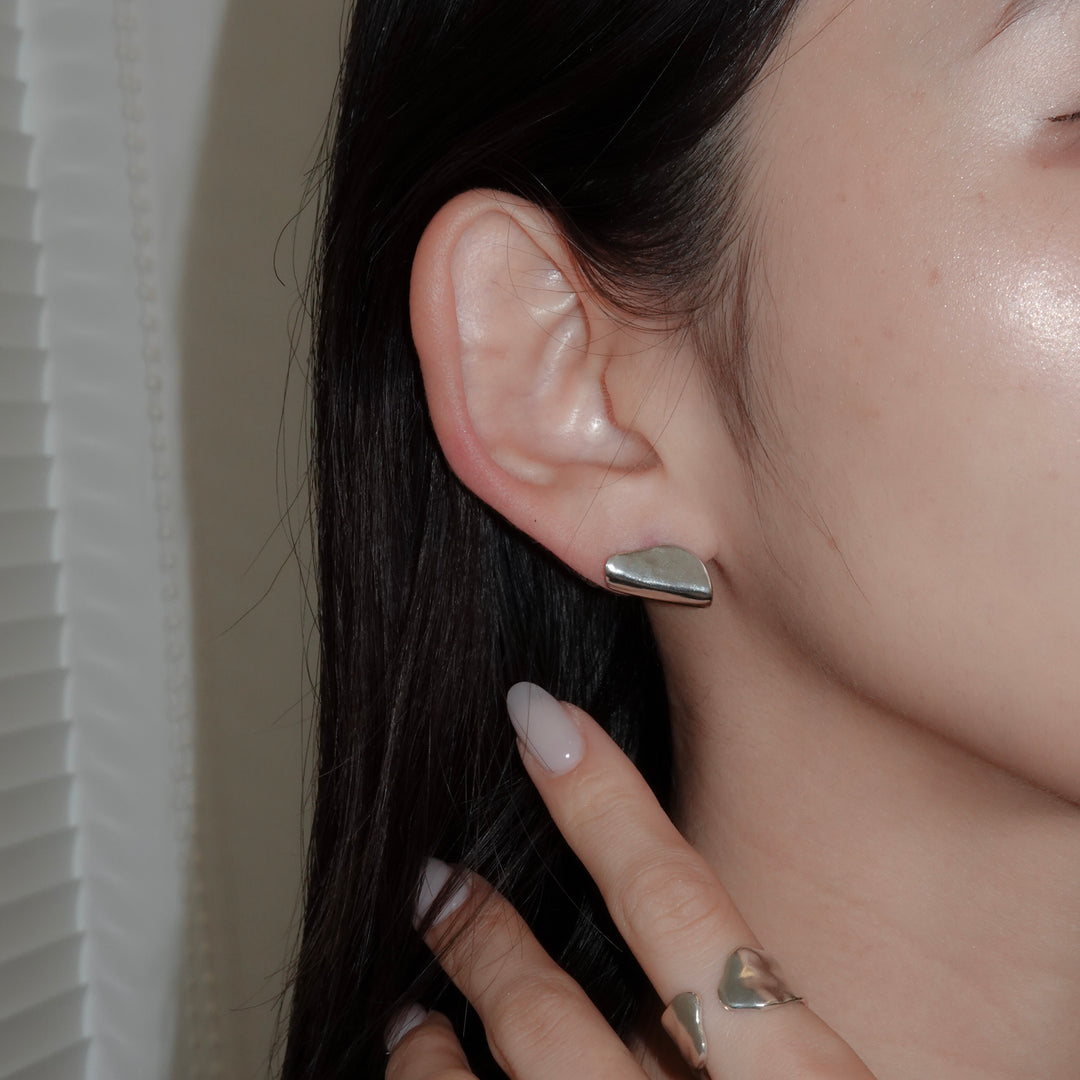 Fragment M pierced earring