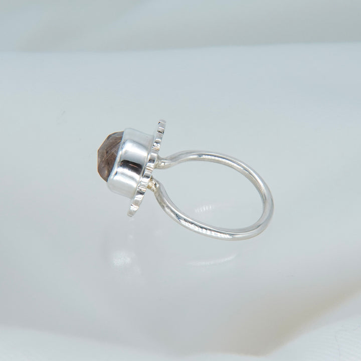 Flat flower ring- Rutile quartz x Tourmaline