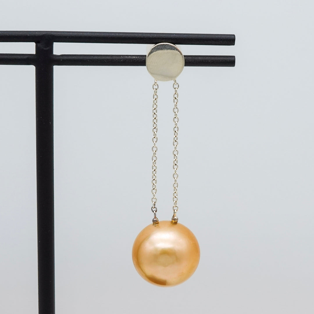 AMEMBO Silver GoldenPearl Swing Pierced Earrings