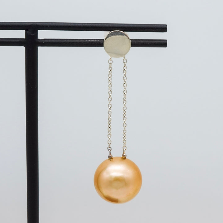 AMEMBO Silver GoldenPearl Swing Pierced Earrings