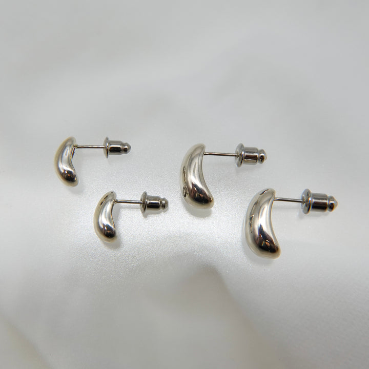 Distortion pierced earring