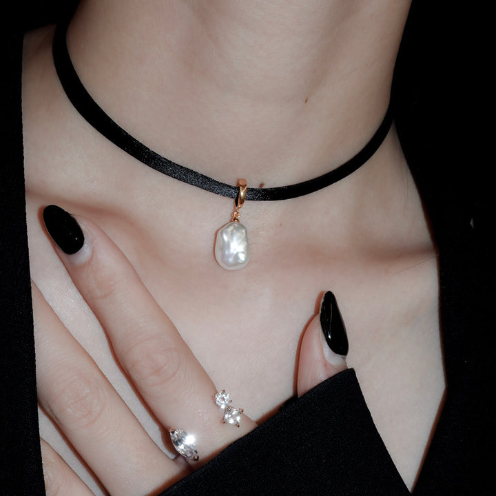 NOIR SINGLE PEARL CHOKER NECKLACE (Gold)