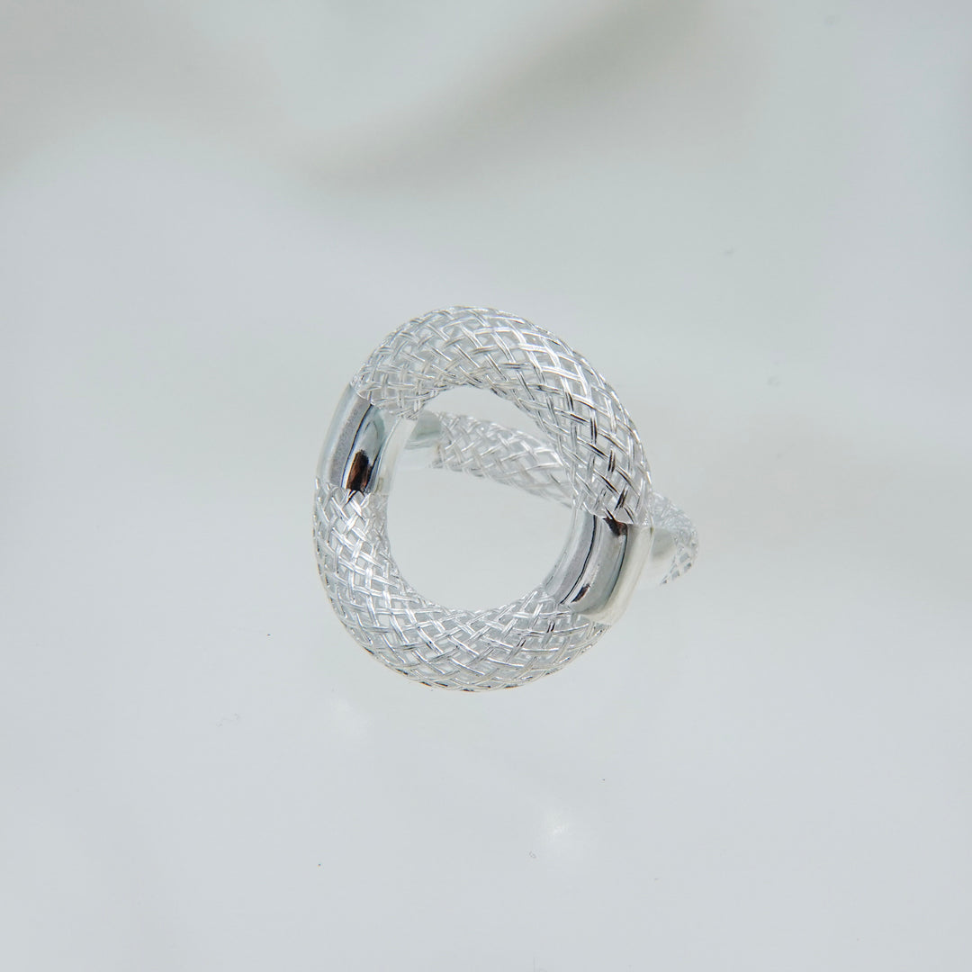 irregularly intersecting mesh ring [Tōkan2]