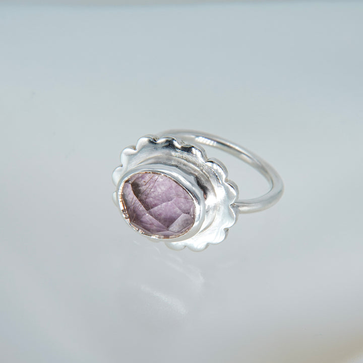 Flat flower ring- Rutile quartz x Tourmaline