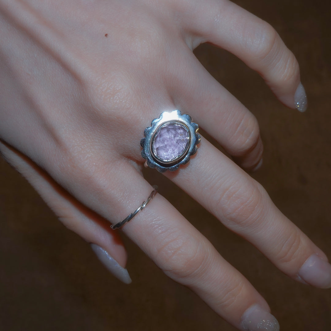 Flat flower ring- Rutile quartz x Tourmaline