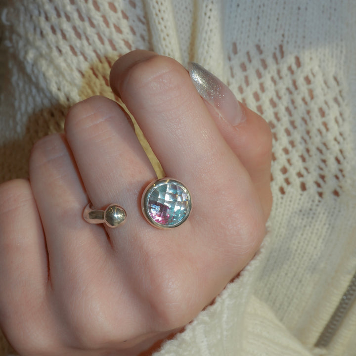 GYOKU RIN Ring / Prasiolite (garnet + blue Zircon)