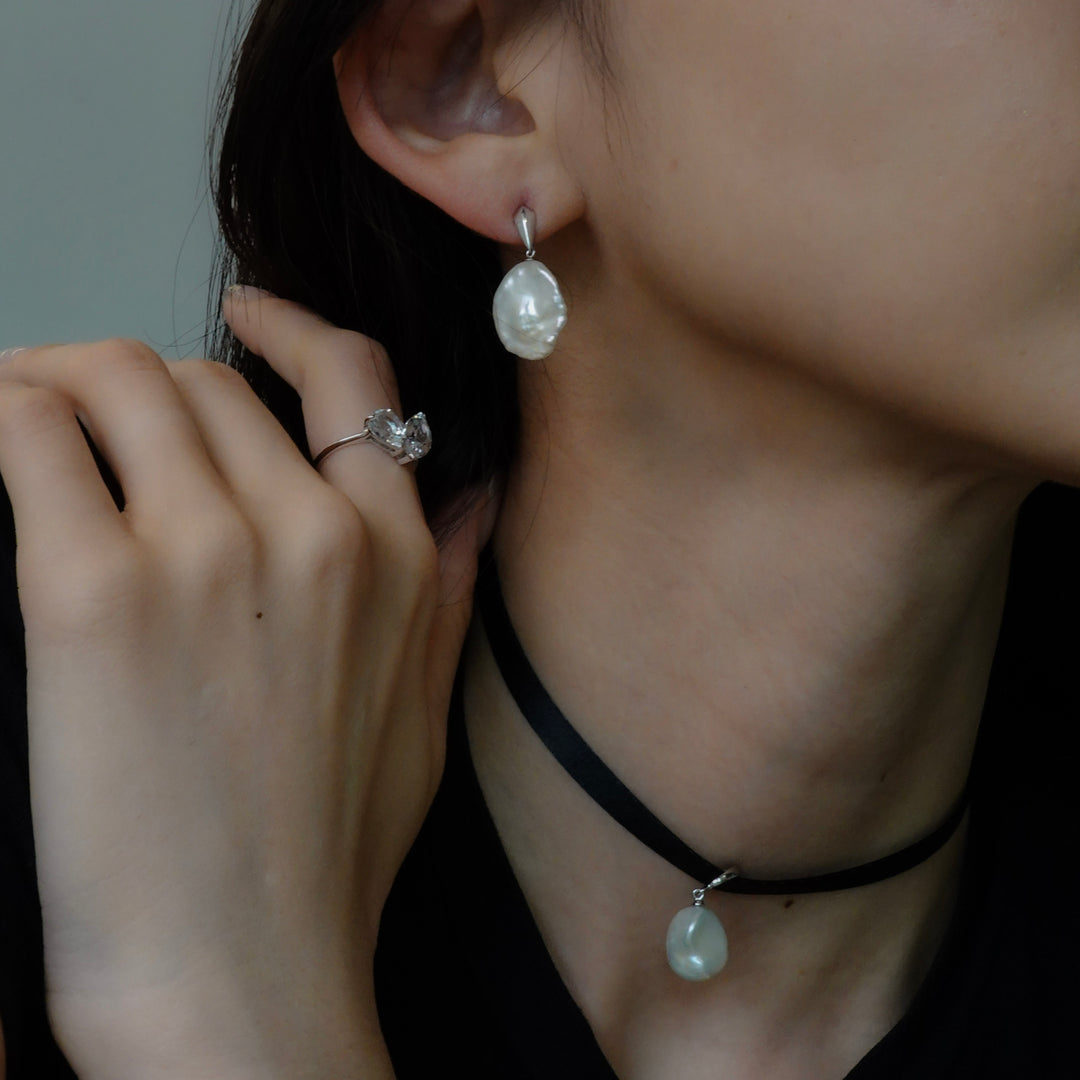 PETAL PEARL DROP EARRING SET (SV)