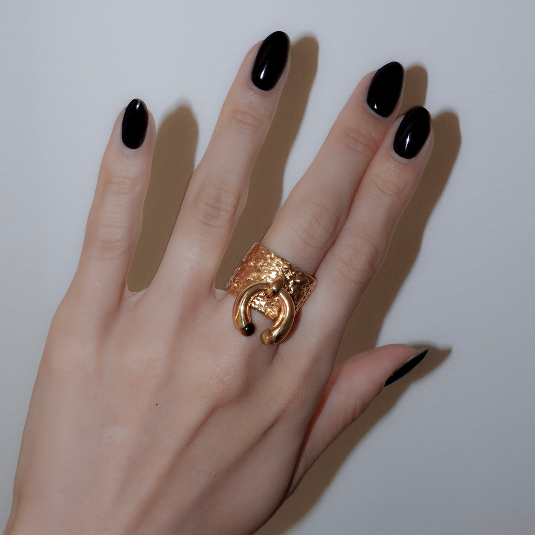 wall gem ring
