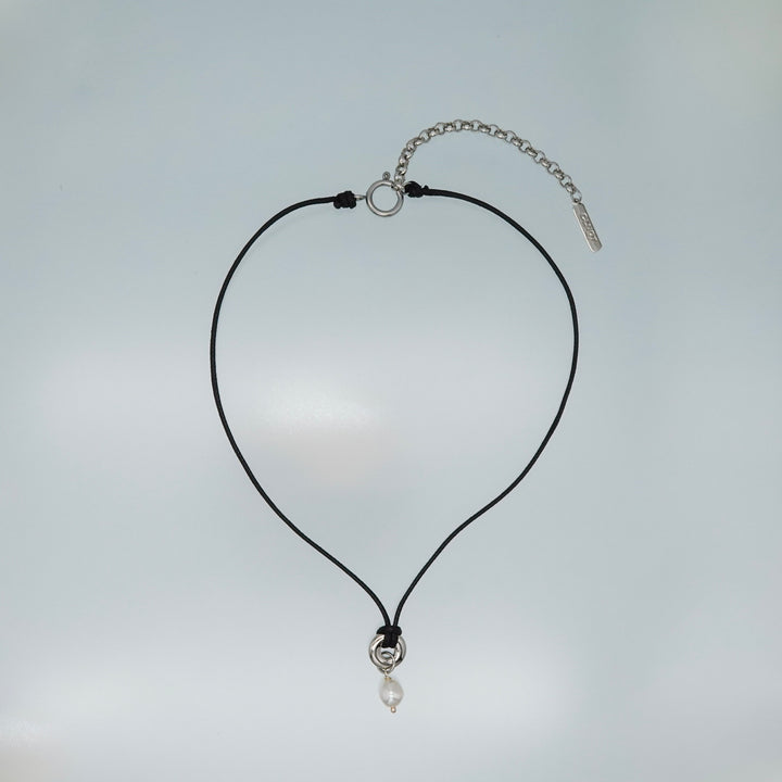 ETHAN PEARL CHOKER