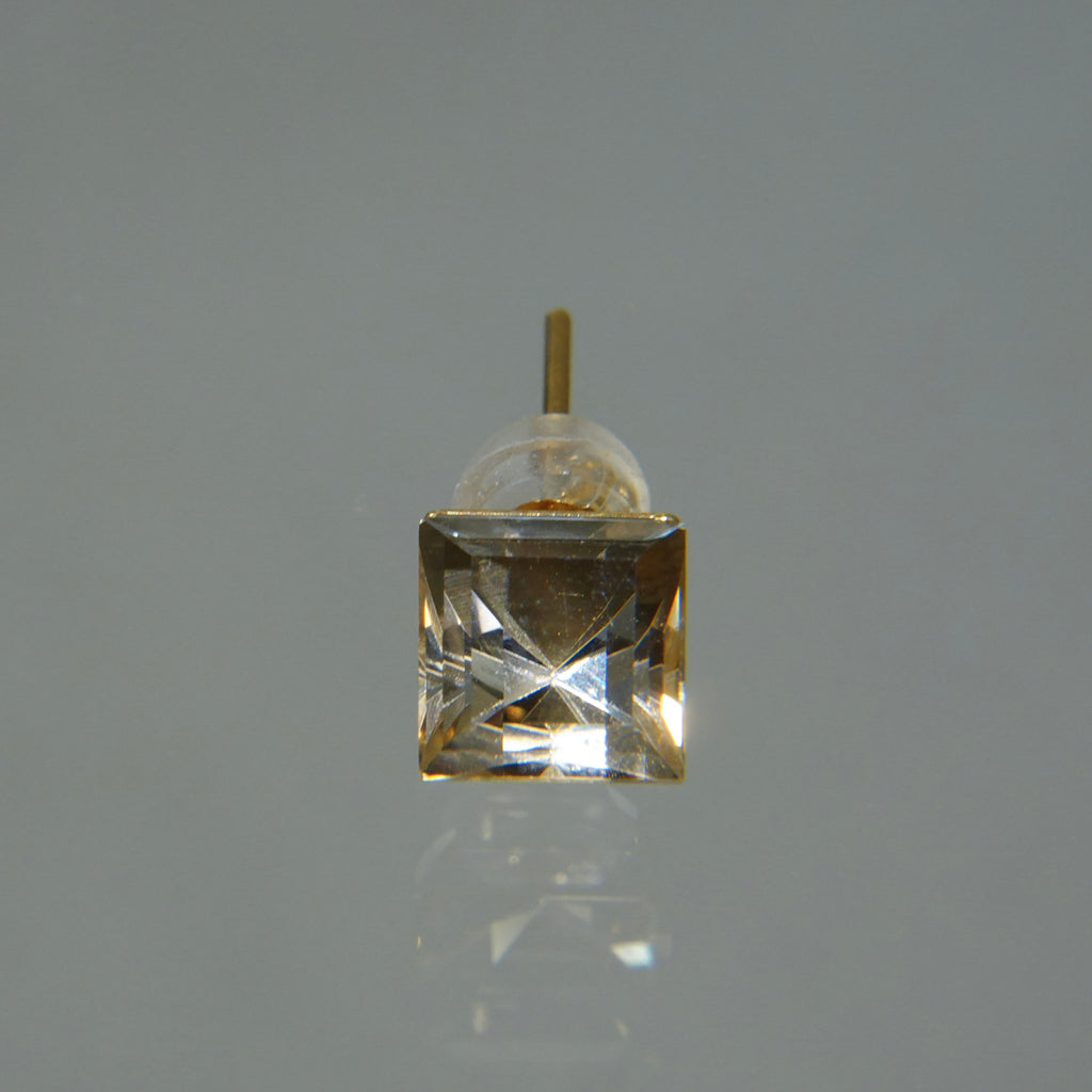 Reflection Quartz Stud Pierced Earring