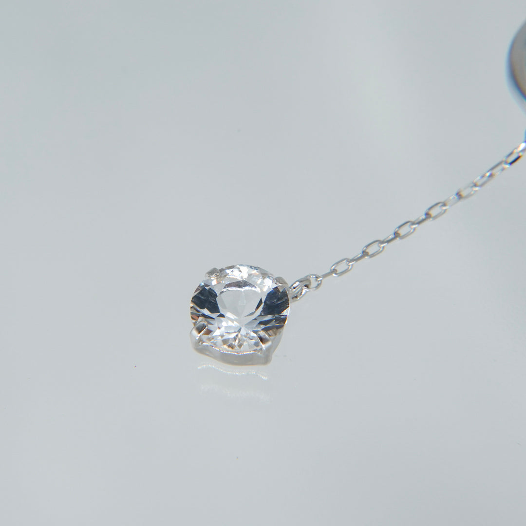 DEWDROP EAR CUFF_10KWG x White Topaz