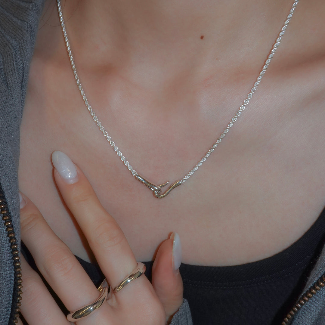 "Warp" chain necklace