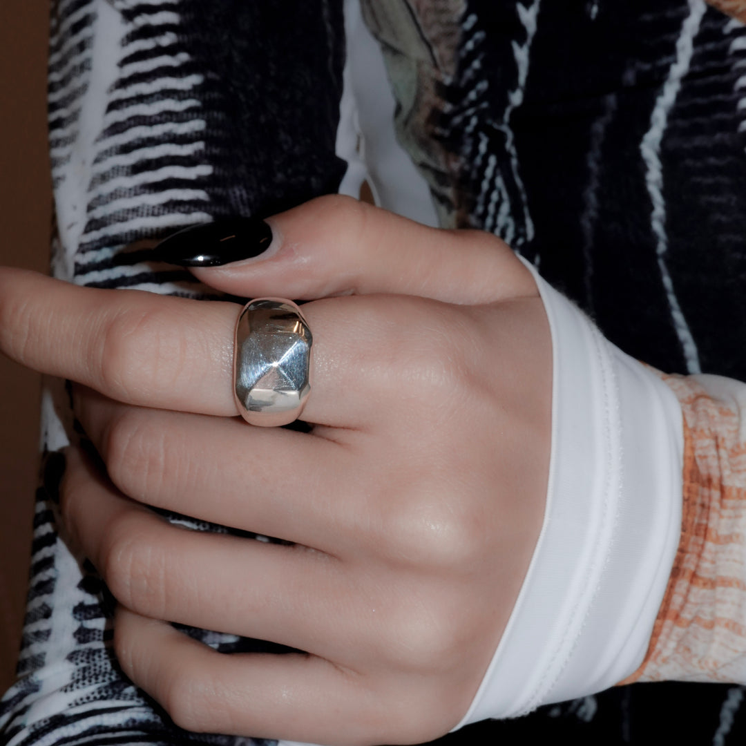 Stone cut ring medium