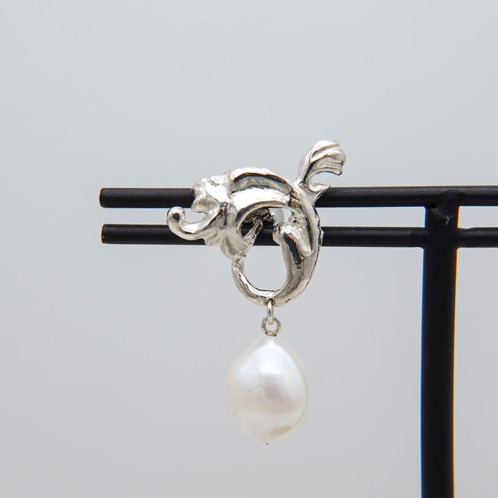 BAROQUE PEARL LEAF DROP EARRINGS