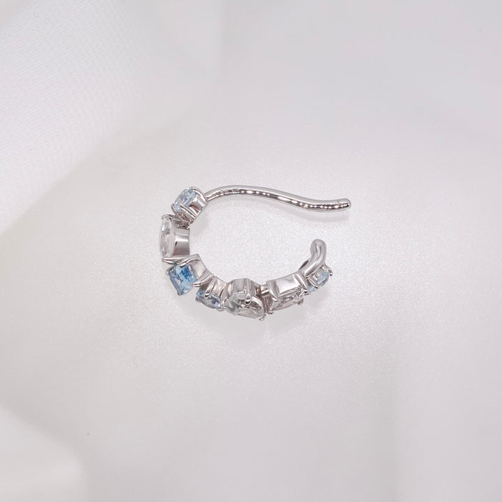 DEW EAR CUFF -M-_10KWG x Blue Topaz x White Topaz