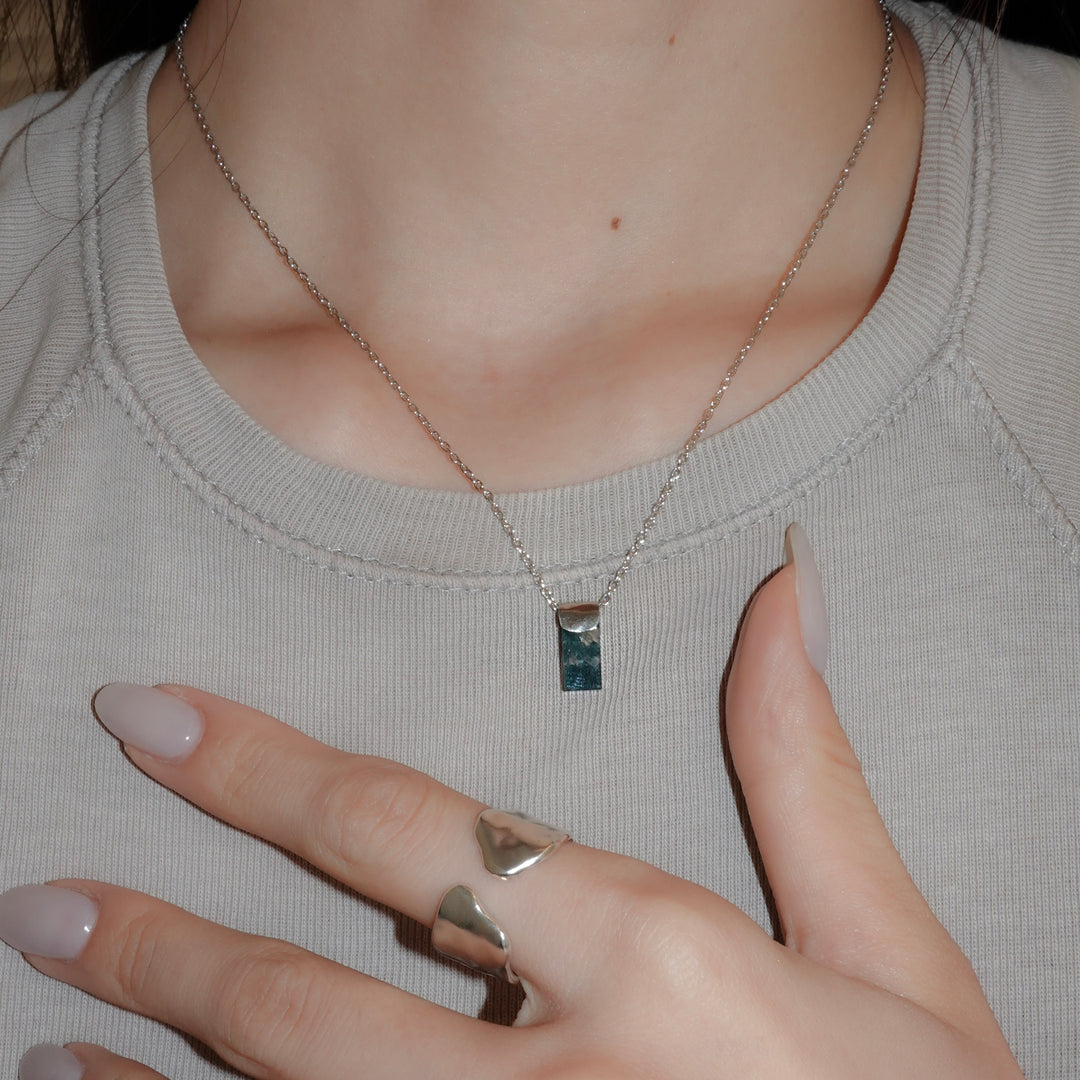 HASAMU necklace gemstone square