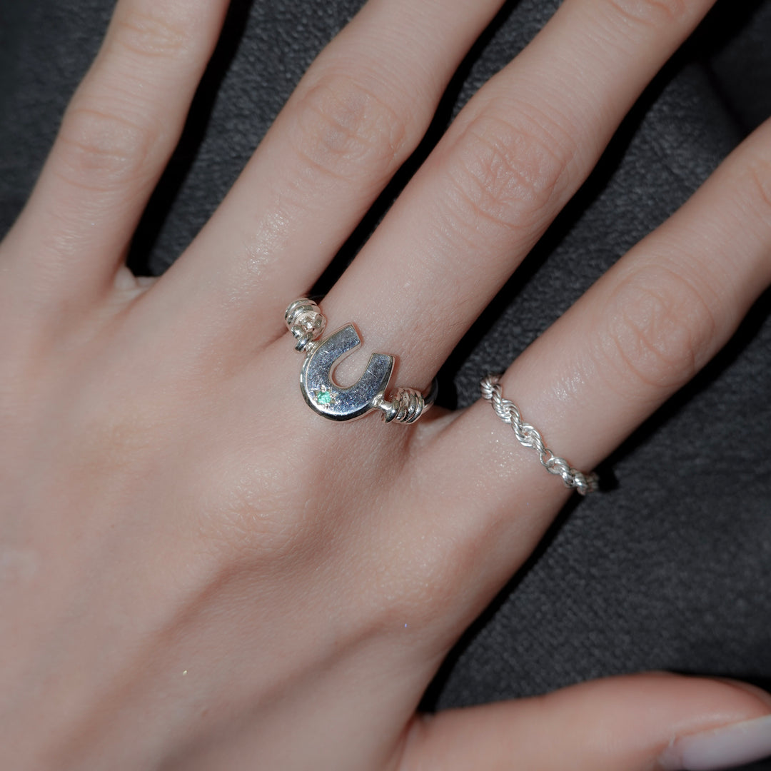 Engraved horseshoe double side ring- Emerald