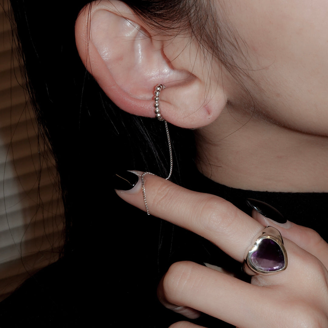 Dotted chain earcuff