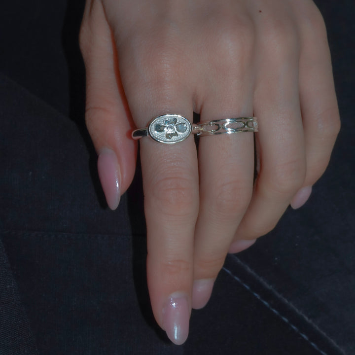 signet flower ring