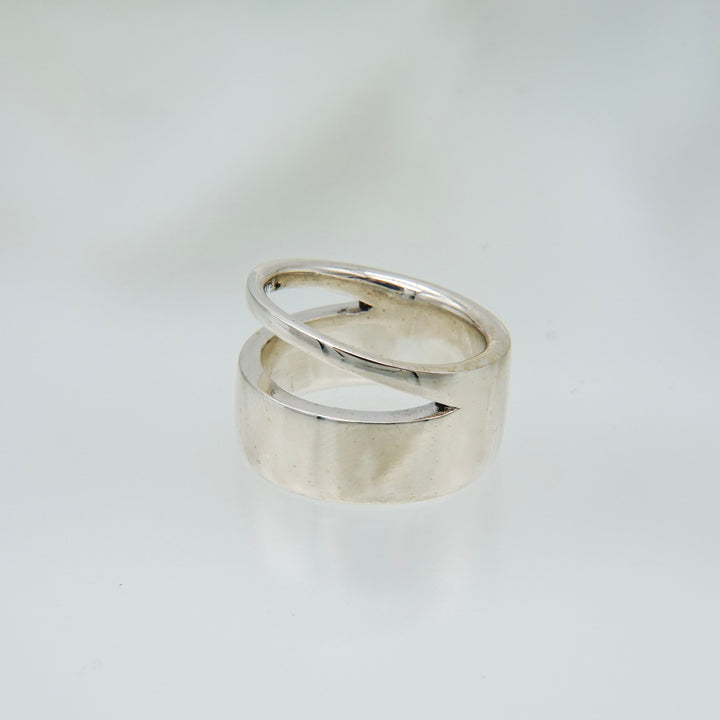 unfinished completion nuance ring [pothway]