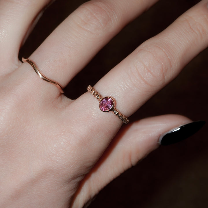 K10ピンクサファイアフィレンツェ彫りリング