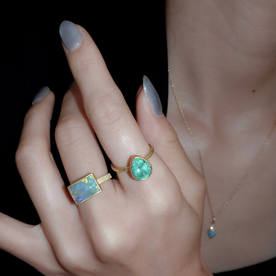 Emerald pear shape ring