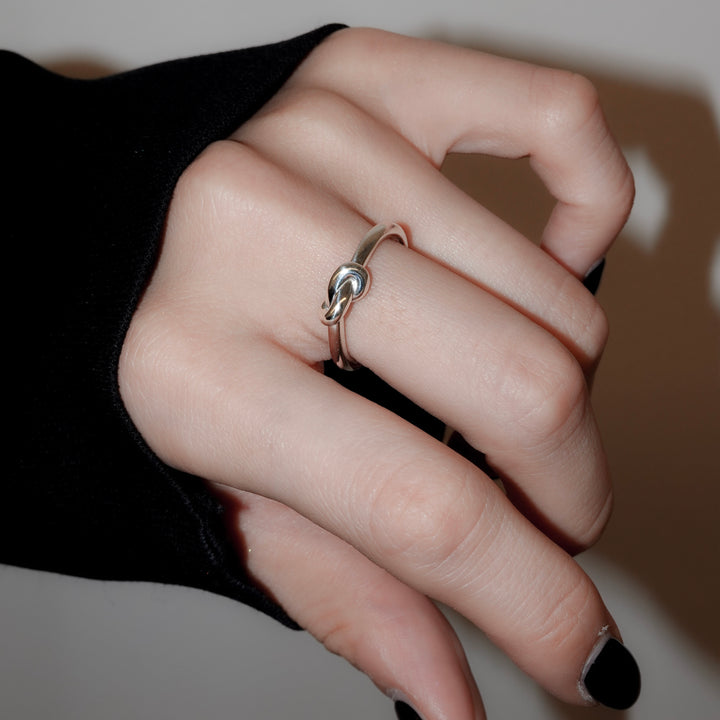 "Knot" ring (SILVER)