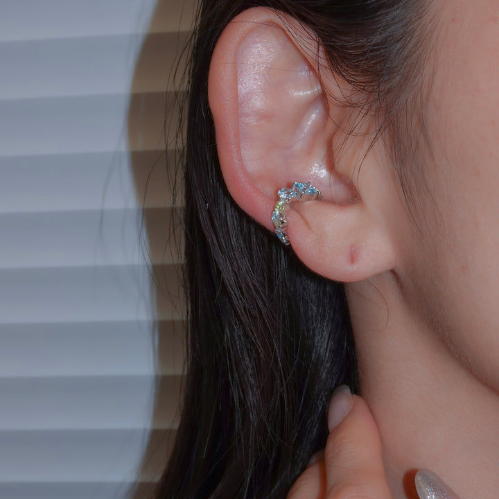 DEW EAR CUFF -S-_10KWG x Blue Topaz x Peridot
