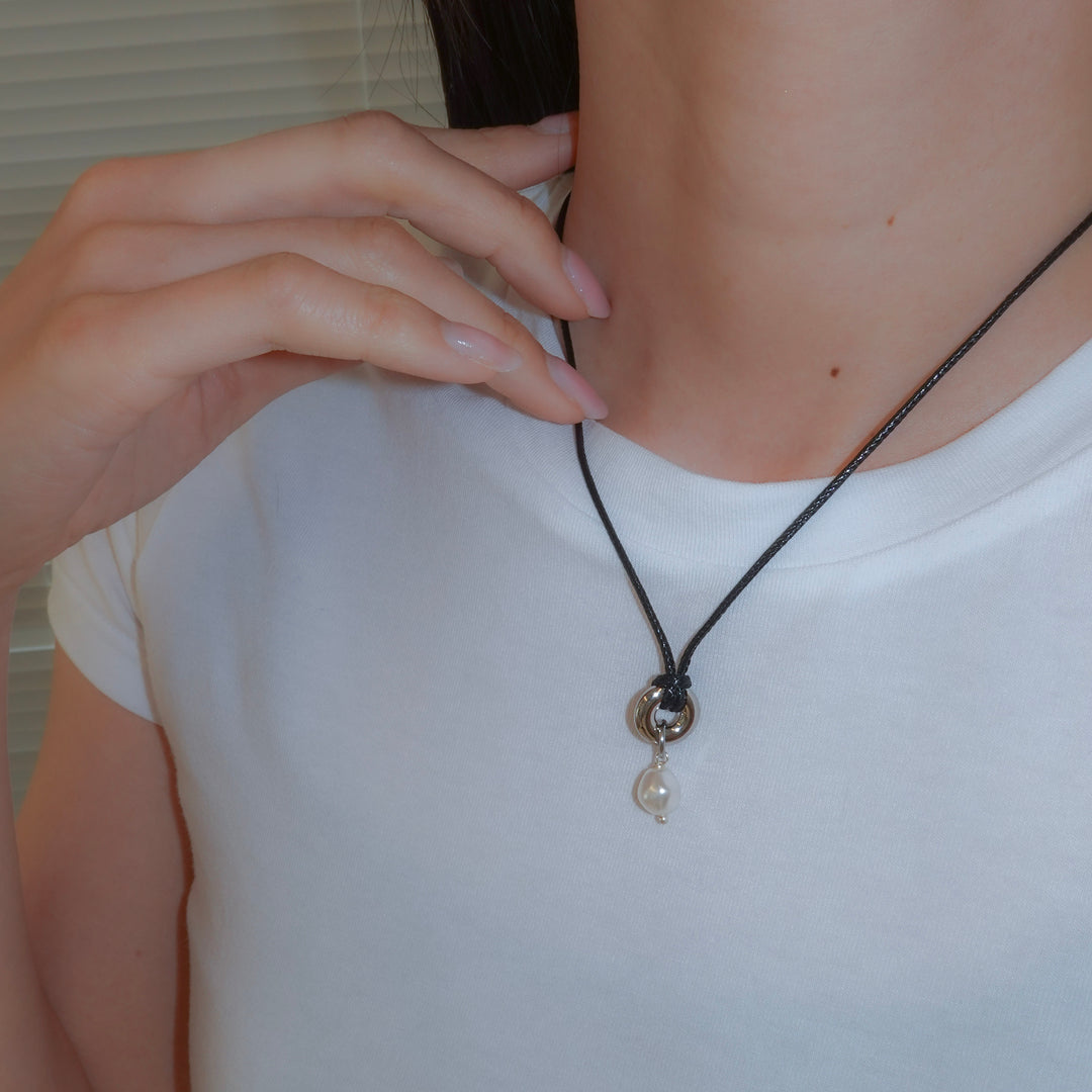 ETHAN PEARL CHOKER