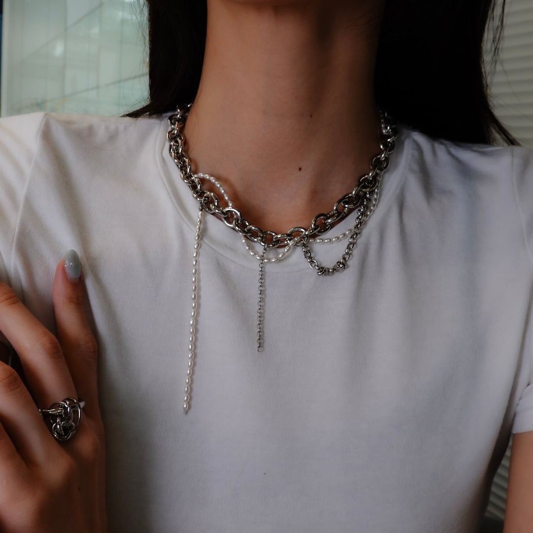 SALEM NECKLACE
