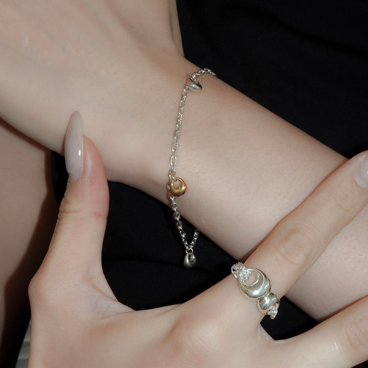 Selene 23:23 Triptych Rest（三連の休止符）