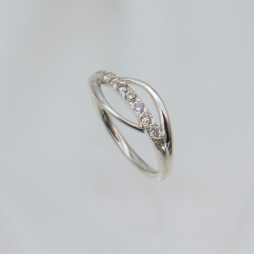 YU-KIN DIAMOND FLOW RING