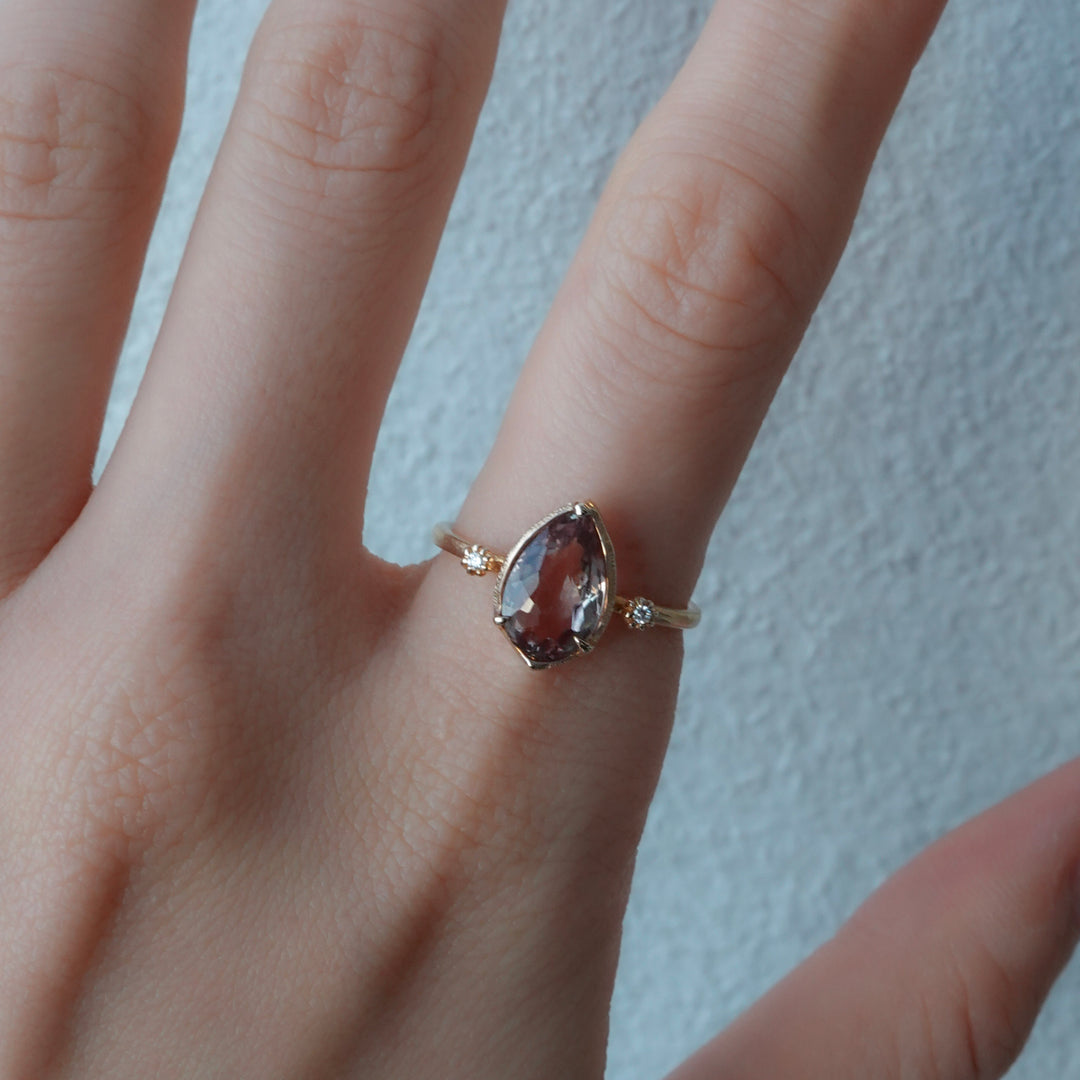 1764_Zultanite(diaspore)