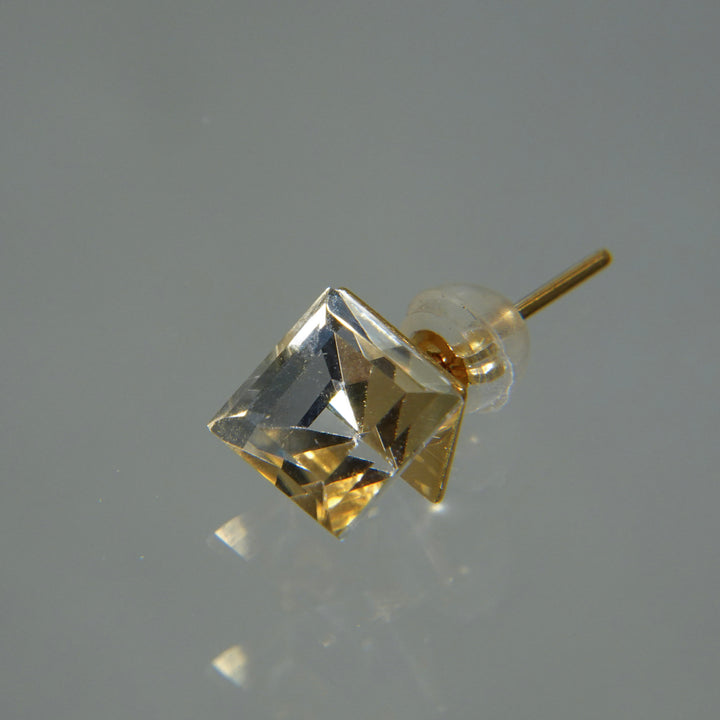 Reflection Quartz Stud Pierced Earring