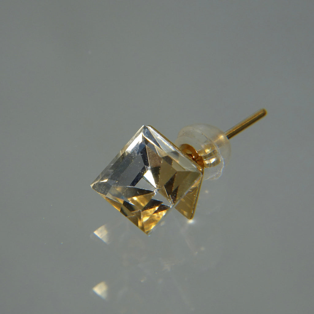 Reflection Quartz Stud Pierced Earring