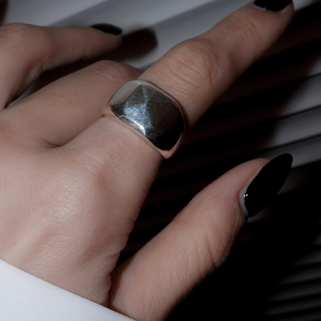 Stone cut ring medium