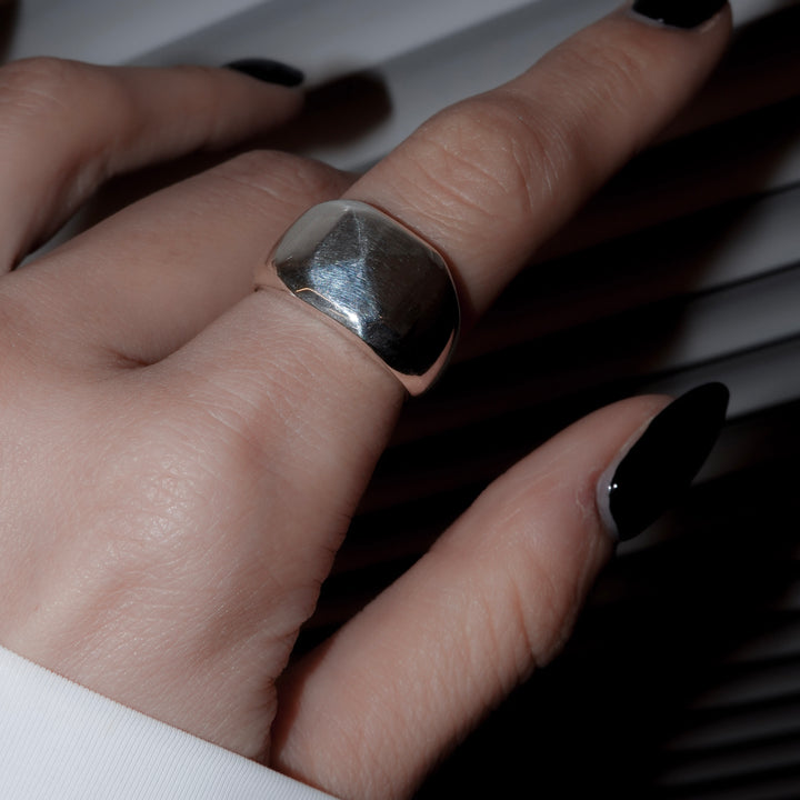 Stone cut ring medium