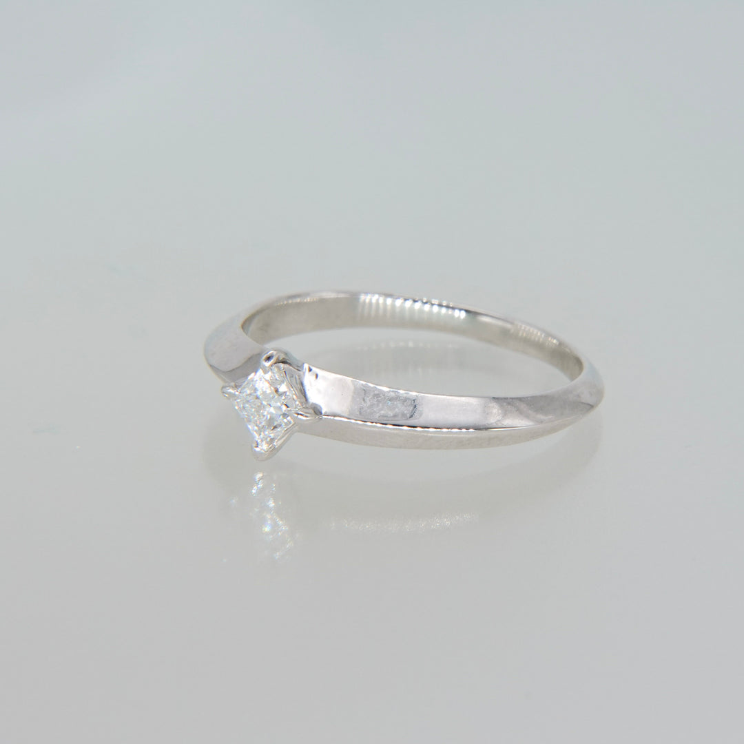 Prism Solitaire Ring -【Natural Diamond】
