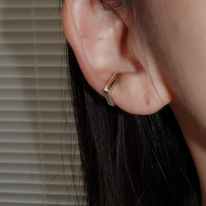 Square earcuff