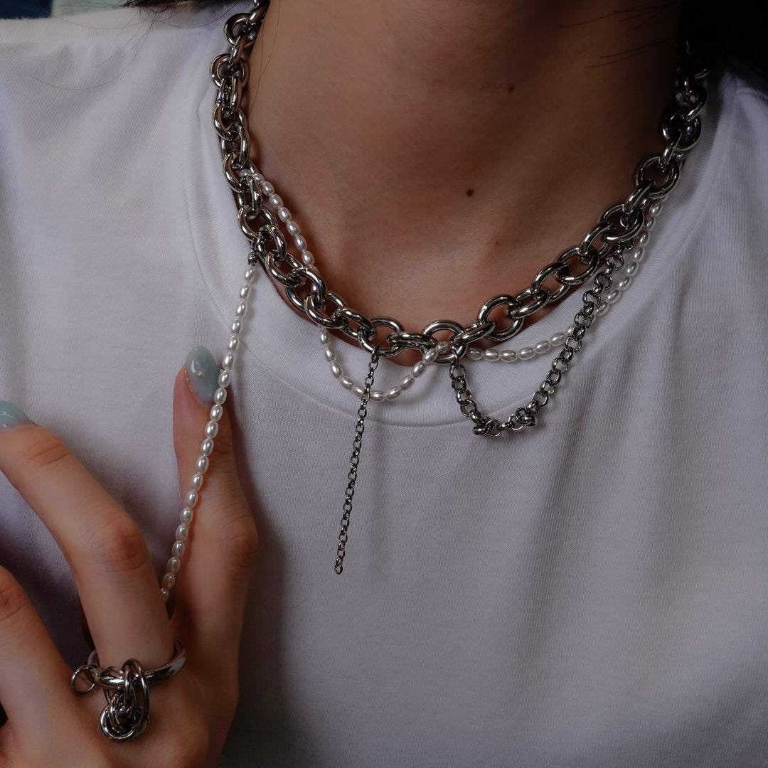 SALEM NECKLACE