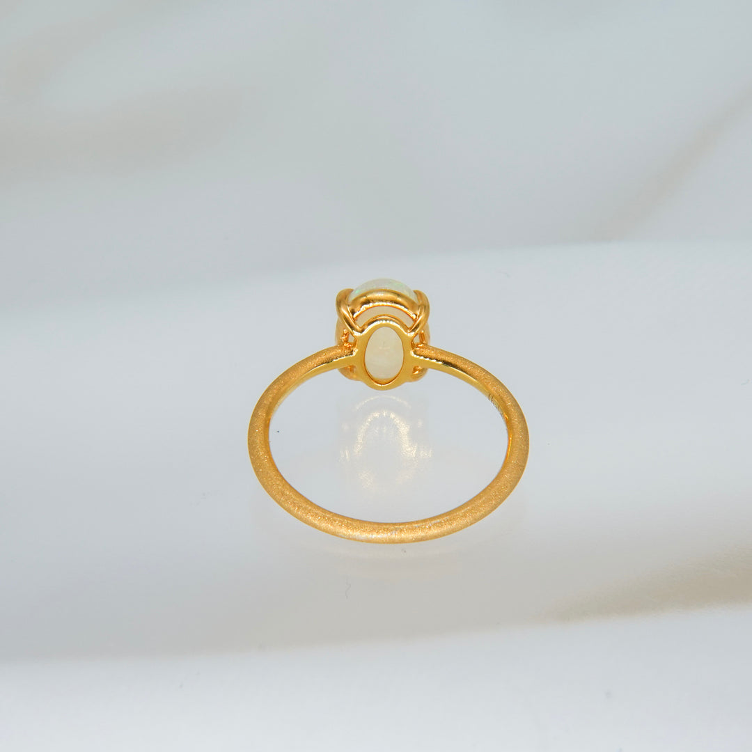 Cabochon opal ring A