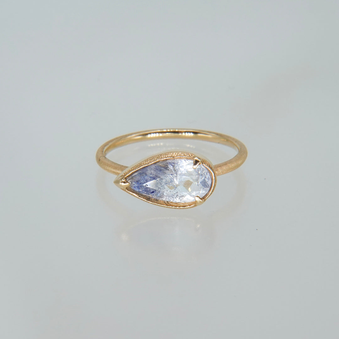 1914_Dumortierite in Quartz