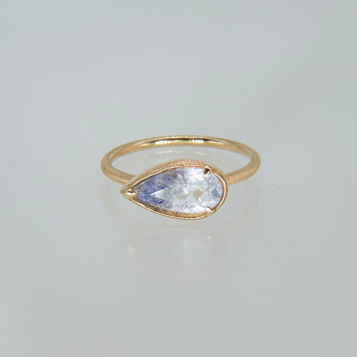 1914_Dumortierite in Quartz