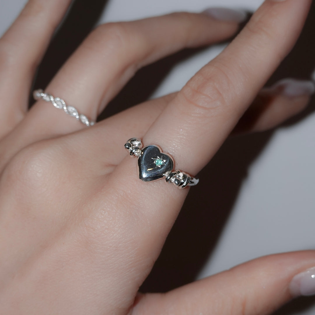 Engraved heart double side ring- Emerald