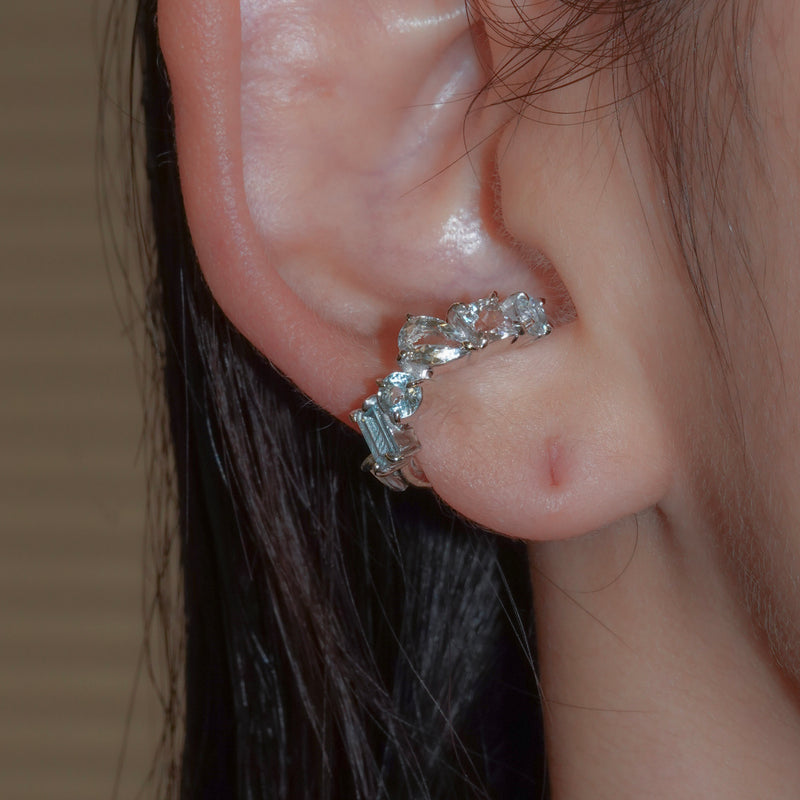 DEW EAR CUFF -M-_10KWG x Blue Topaz x White Topaz