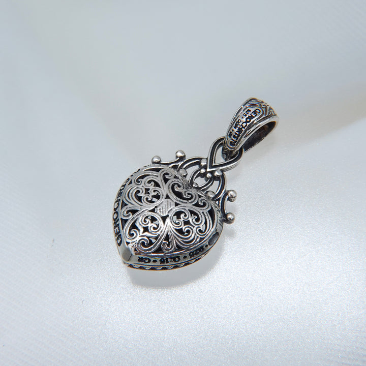 Garden Shadows Hearts Charm_3554