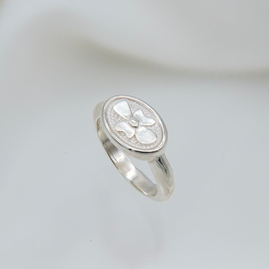 signet flower ring