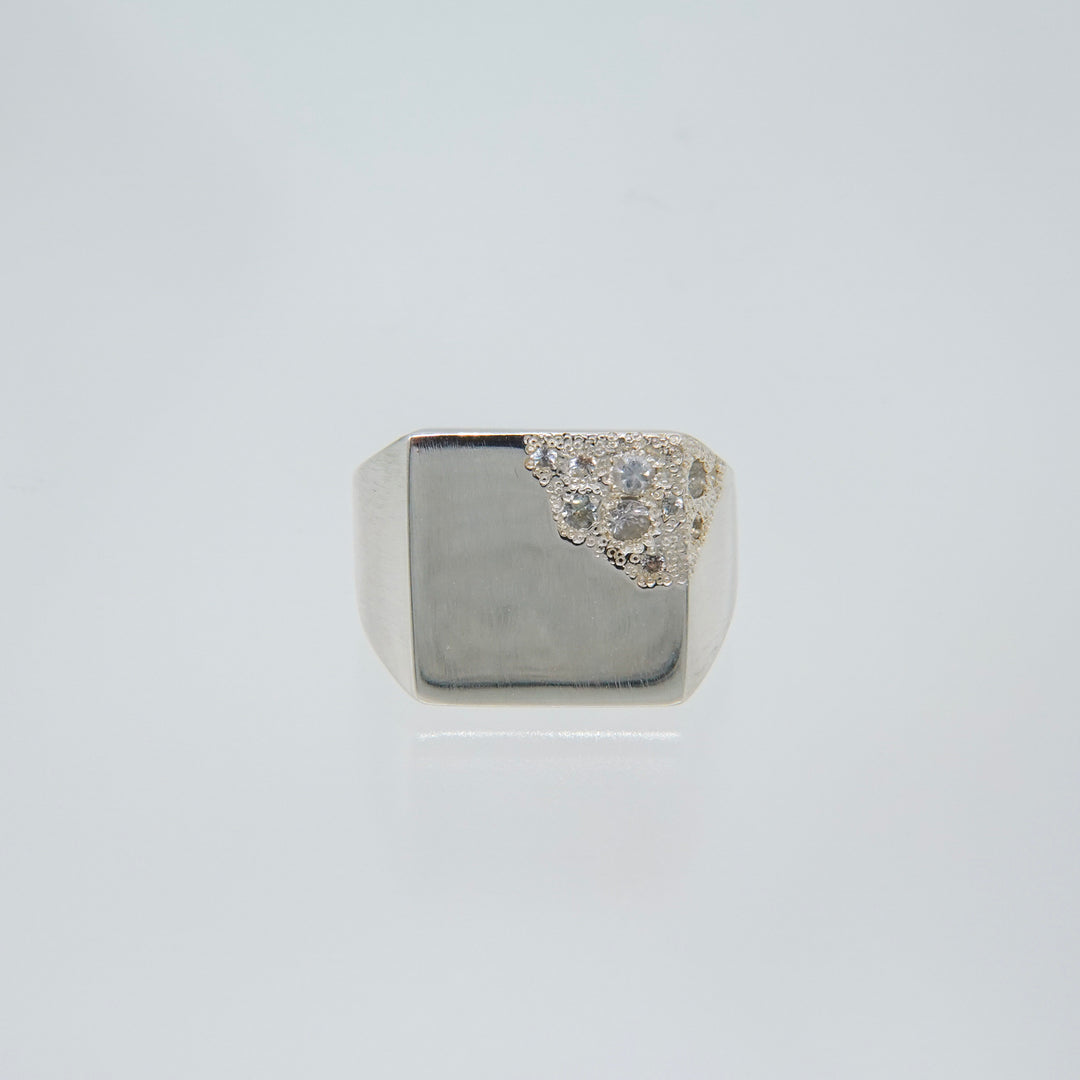 Hii Ring (White)